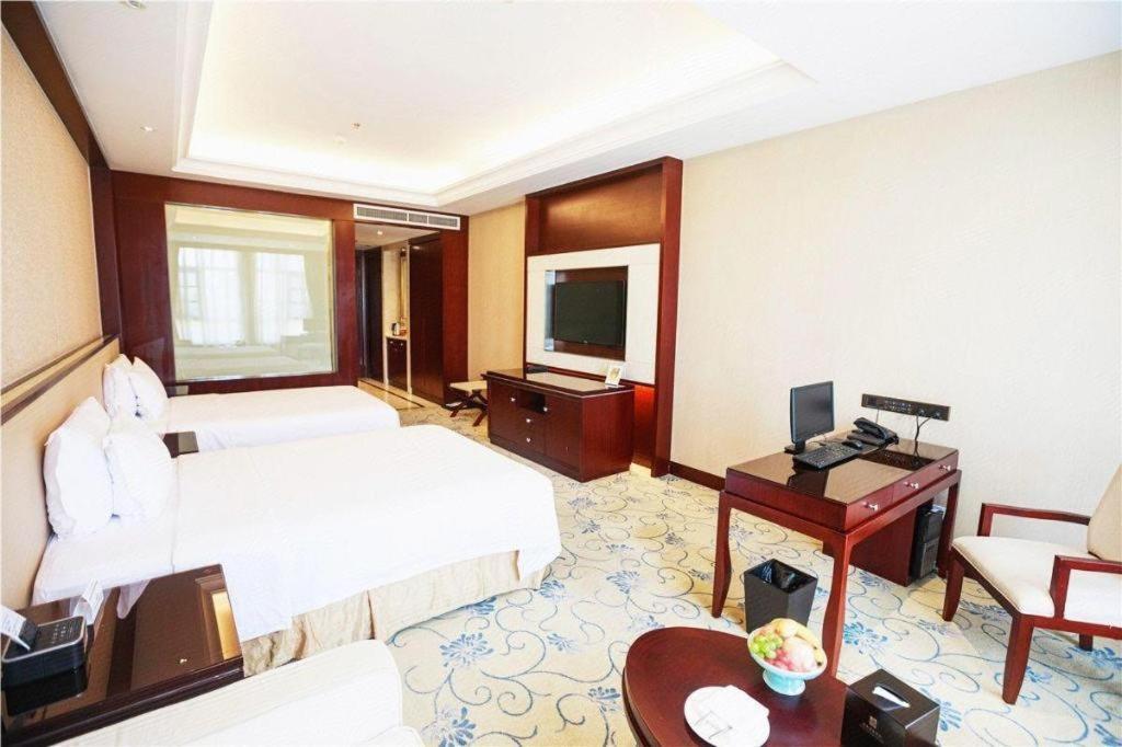 Linyi Blue Horizon International Hotel Yi He Exterior photo