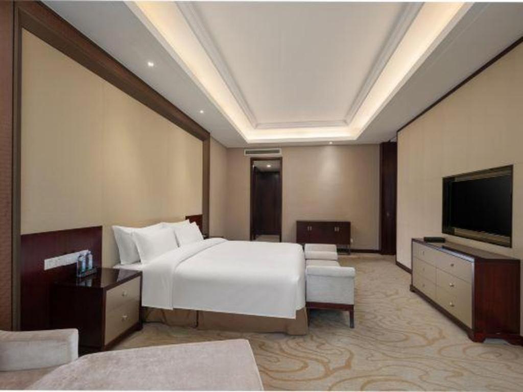 Linyi Blue Horizon International Hotel Yi He Exterior photo