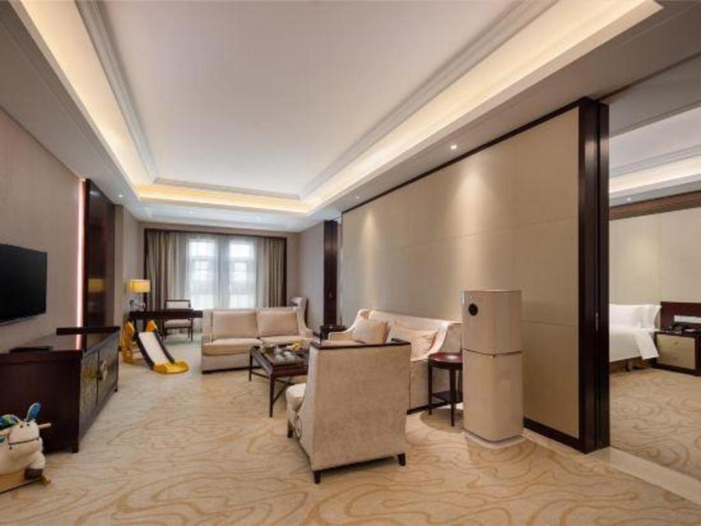 Linyi Blue Horizon International Hotel Yi He Exterior photo